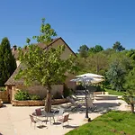 Le Four à Pain, Avec Piscine Et Proche Sarlat Hébergement de vacances Marquay